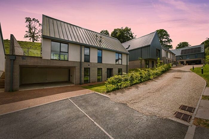 4 Bedroom Detached House For Sale In Elizabeth Penton Way, Bampton, Tiverton, EX16