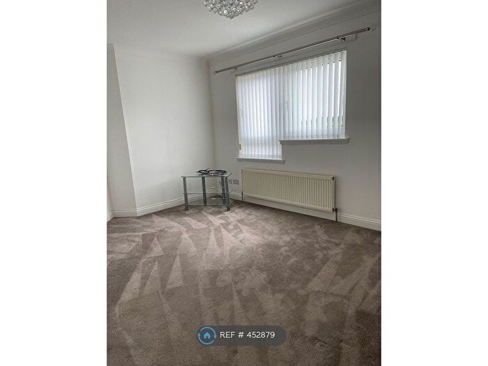 2 Bedroom Flat To Rent In Townhead St, Hamilton, ML3