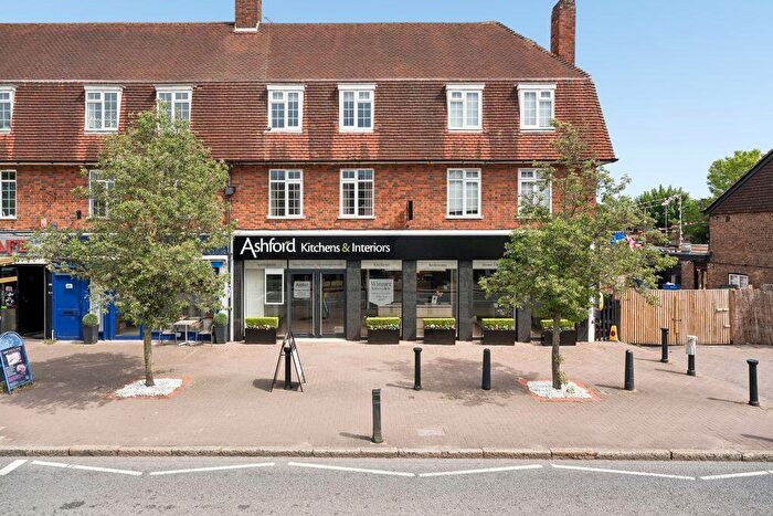 3 Bedroom Duplex To Rent In The Parade, Farnham Common Bedroom Apartment £pcm, SL2