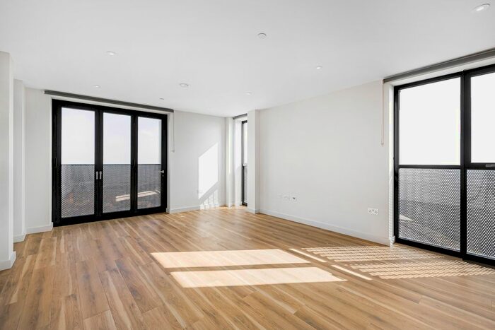 3 Bedroom Flat To Rent In George Street, Croydon, CR0