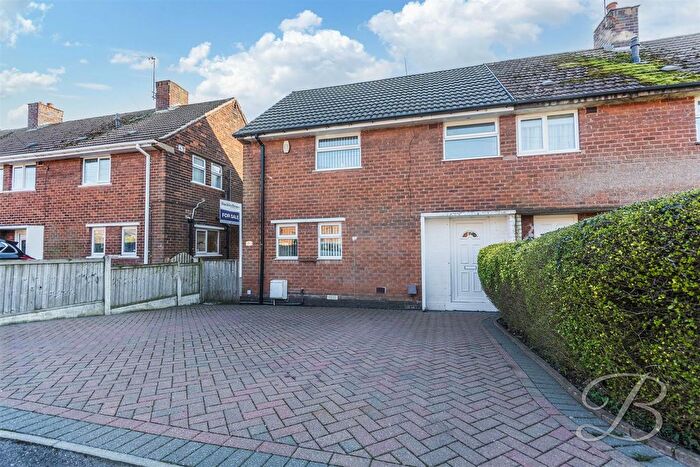 3 Bedroom Semi Detached House For Sale In Oak Avenue, Shirebrook, Mansfield, NG20