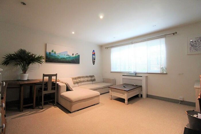 3 Bedroom Apartment To Rent In Lion Close, Haslemere, GU27