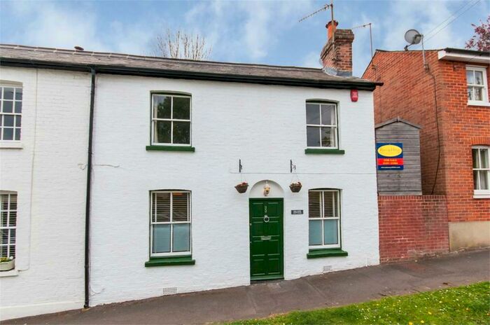 3 Bedroom Semi-Detached House To Rent In Henley-on-Thames, Oxfordshire, RG9