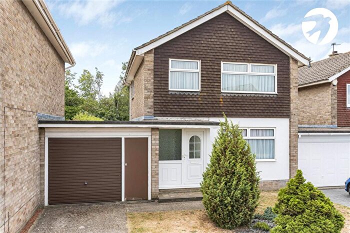 3 Bedroom Detached House For Sale In Philip Avenue, Swanley, Kent, BR8