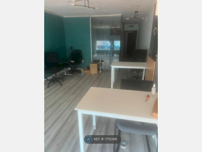 1 Bedroom Mobile/park Home To Rent In Poplar Road, Smethwick, B66