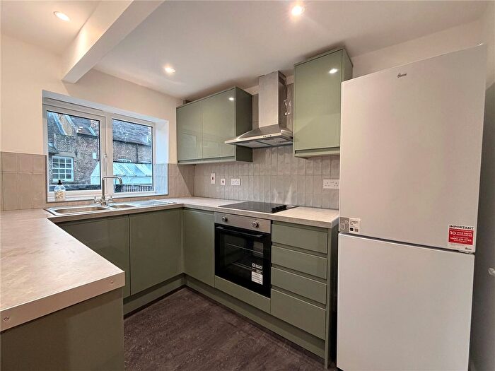 2 Bedroom Flat To Rent In Lowfield Street, Dartford, Kent, DA1