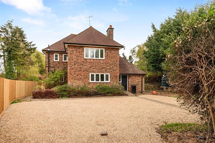 4 Bedroom Detached House For Sale In Chequers Lane, Walton On The Hill, KT20