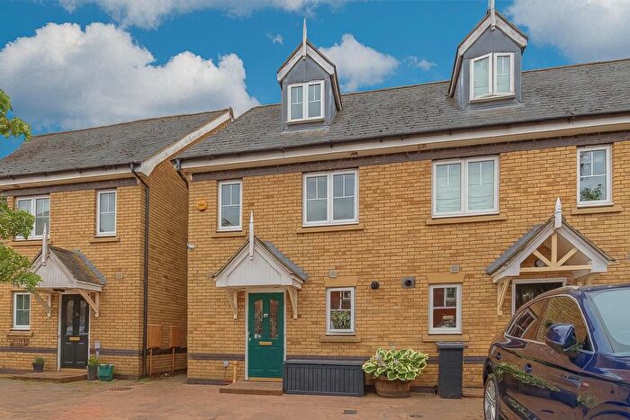 3 Bedroom Semi-Detached House For Sale In Shimbrooks, Great Leighs, Chelmsford, CM3