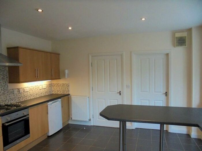 5 Bedroom Semi-Detached House To Rent In Albany Road, Woodhall Spa, LN10