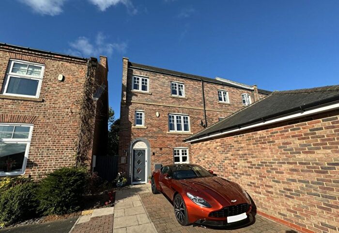 5 Bedroom Town House For Sale In Beech Wood, Castle Eden, Hartlepool, TS27