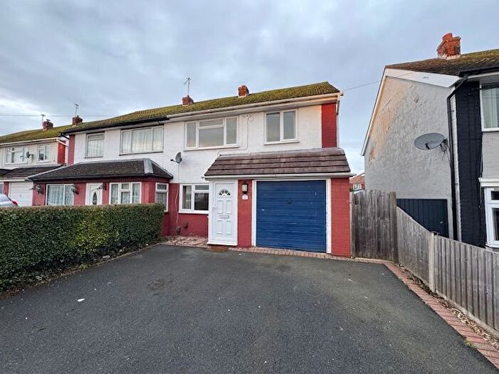 3 Bedroom Semi-Detached House To Rent In Meadow Close, Trench, Telford, TF2