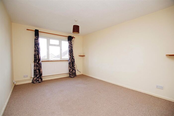1 Bedroom Maisonette To Rent In Mallard Close, Calne, SN11