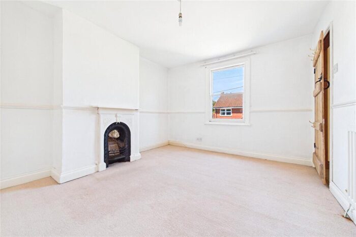 3 Bedroom Semi-Detached House For Sale In Palmers Lane, Burghfield Common, Reading, RG7