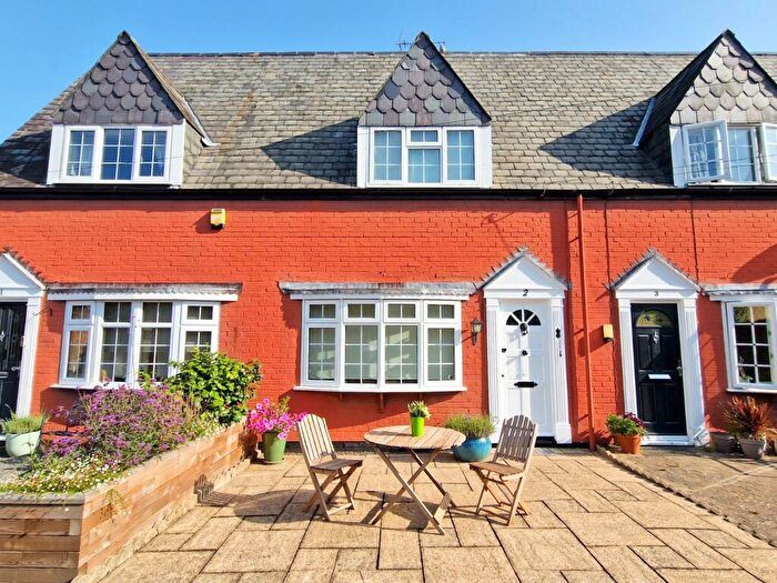 2 Bedroom Property To Rent In Hunters Mews, Windsor, Berkshire, SL4