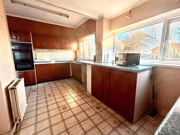2 Bedroom Detached Bungalow For Sale In Nutana Avenue, Hornsea, HU18