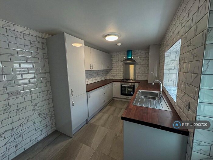 4 Bedroom Terraced House To Rent In Thornton St, Skipton, BD23