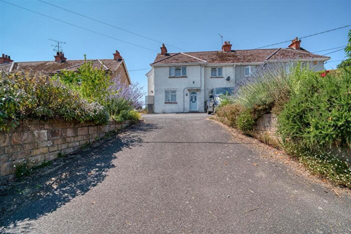 4 Bedroom Semi Detached House For Sale In Thornhill Road, Stalbridge, Sturminster Newton, DT10