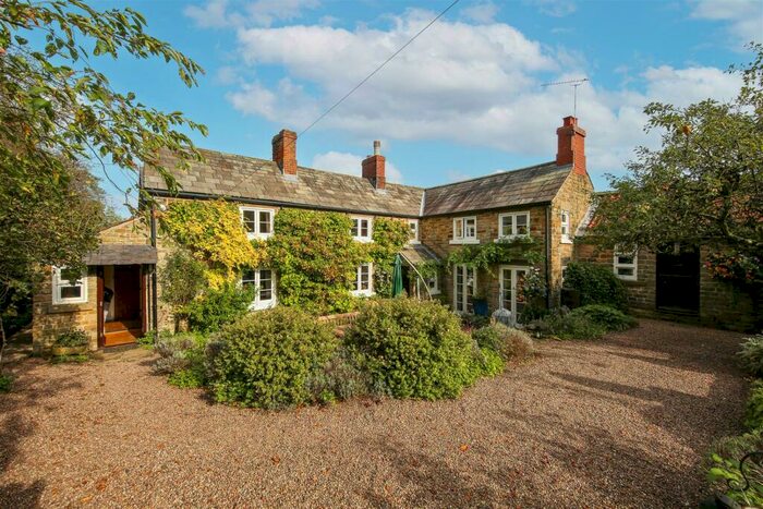 4 Bedroom Detached House For Sale In Rose Cottage, Astwith, Chesterfield, S45