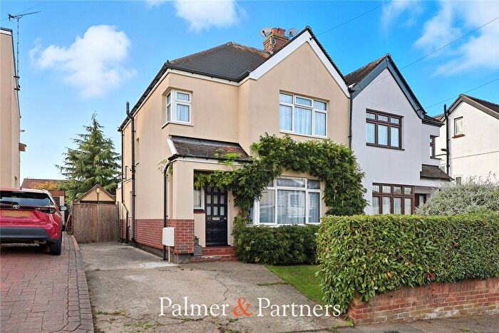 3 Bedroom Semi-detached House For Sale In Hillside Grove, Chelmsford, Essex, CM2