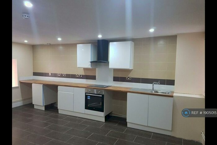 1 Bedroom Flat To Rent In Ty Gloch, Brecon, LD3