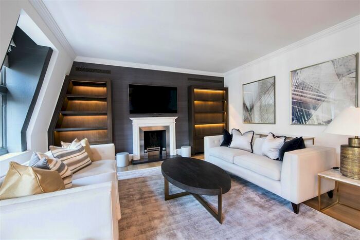 3 Bedroom Flat To Rent In Duke Street, London, W1K