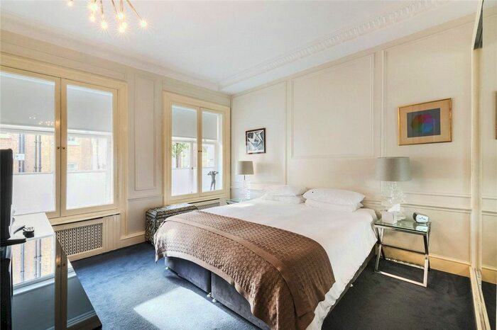 2 Bedroom Flat To Rent In Mansfield Street, Marylebone, London, W1G
