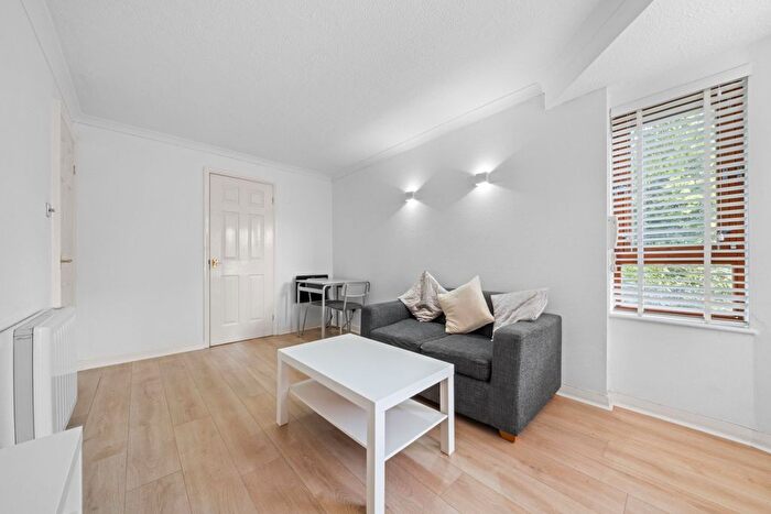 1 Bedroom Flat For Sale In Briarwood Court, Mount Vernon, G32