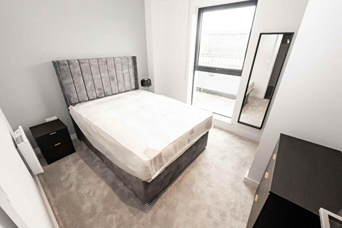 2 Bedroom Apartment To Rent In Cross Lane, Manchester, Greater Manchester, M5