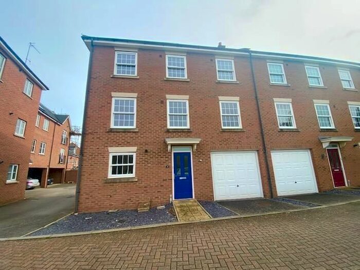 5 Bedroom Property To Rent In Blacksmiths Way, Woburn Sands, Milton Keynes, MK17