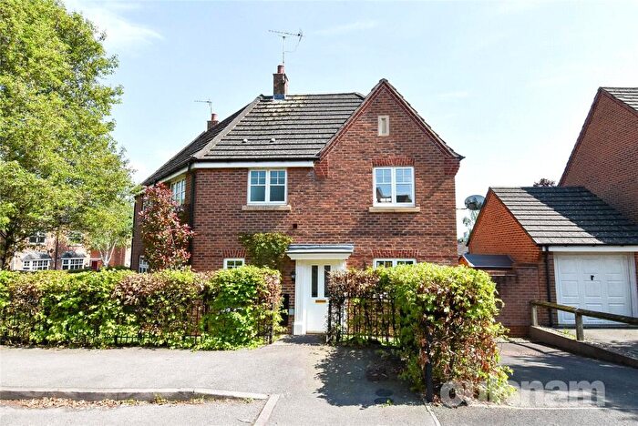 3 Bedroom Semi-Detached House To Rent In Brandwood Crescent, Birmingham, West Midlands, B30