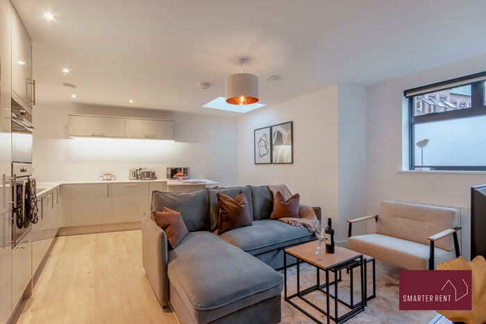 2 Bedroom Flat To Rent In - Easthampstead Road, Wokingham, RG40