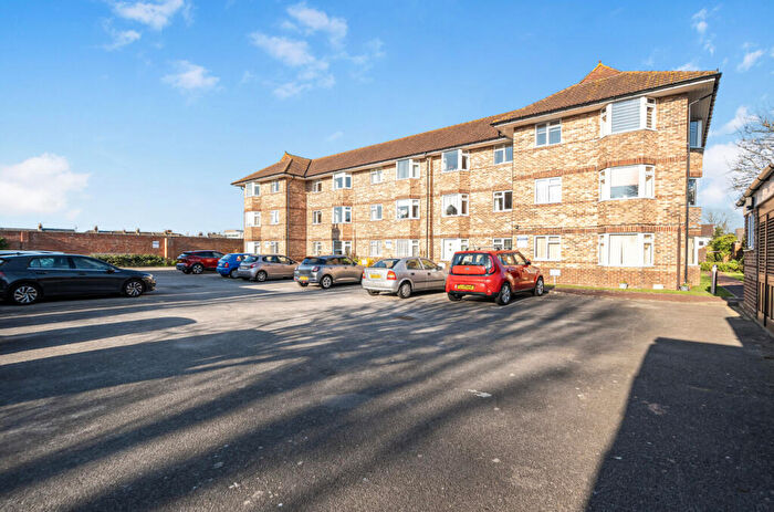 1 Bedroom Retirement Property For Sale In Park Road, Worthing, West Sussex, BN11