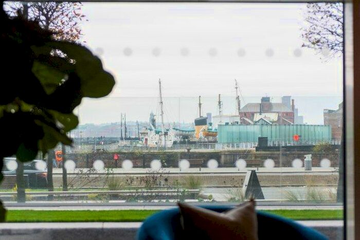 3 Bedroom Flat To Rent In Strand Street, Liverpool L1