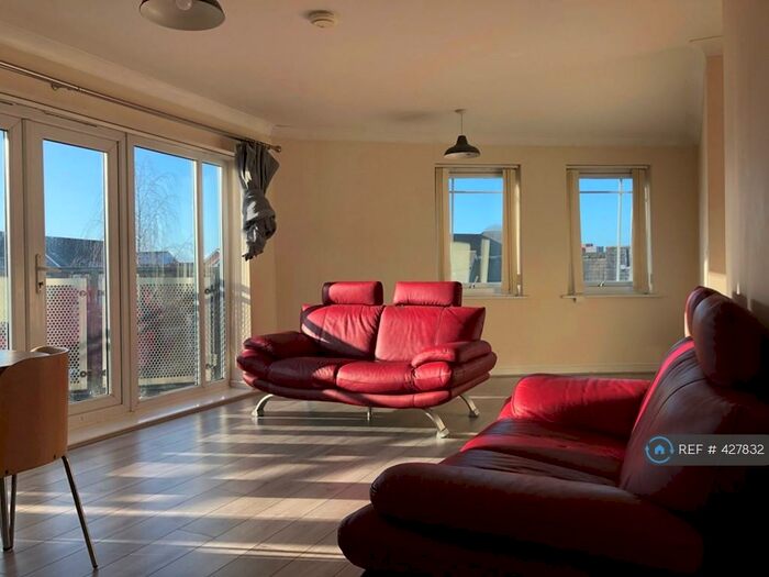 2 Bedroom Flat To Rent In Drayton Street, Manchester, M15