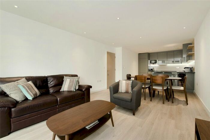 2 Bedroom Flat To Rent In City View Apartments, Devan Grove, N4