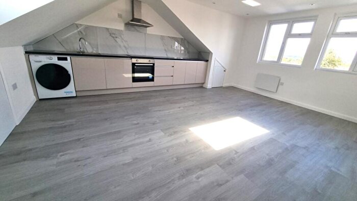 3 Bedroom Flat To Rent In St. Anns Road, Harrow, HA1