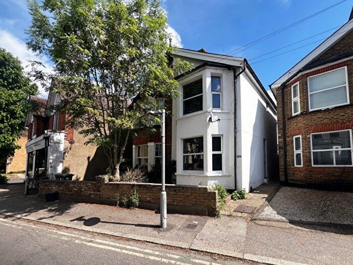 3 Bedroom Semi-Detached House To Rent In Staines, Surrey, TW18