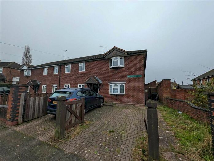 3 Bedroom Flat To Rent In Birchfield Way, Yew Tree, Walsall, WS5