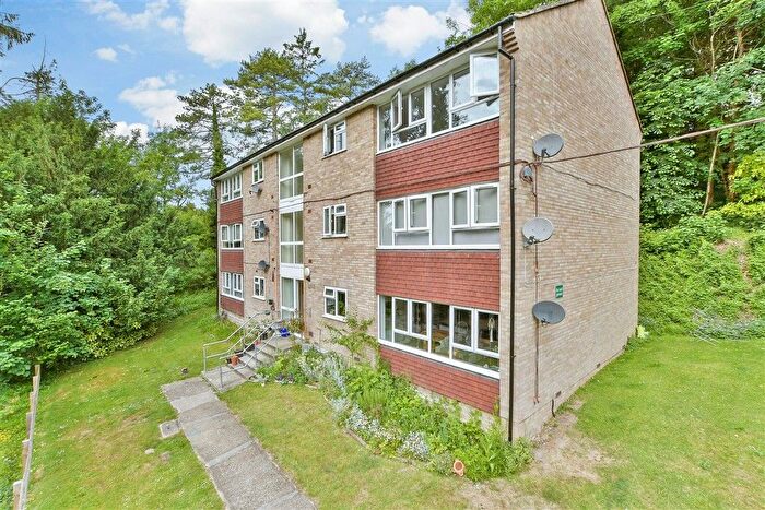 2 Bedroom Flat For Sale In Succombs Hill, Warlingham, Surrey, CR6
