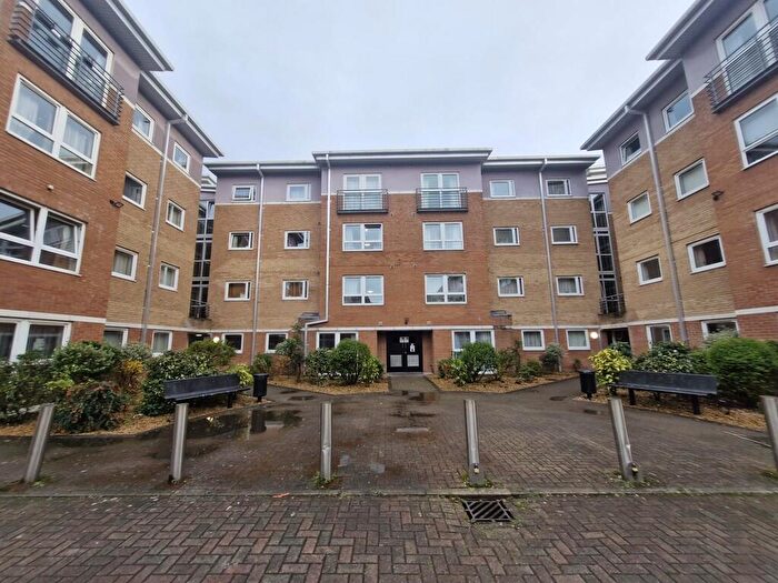 2 Bedroom Apartment To Rent In The Sidings, Crown Street, L7