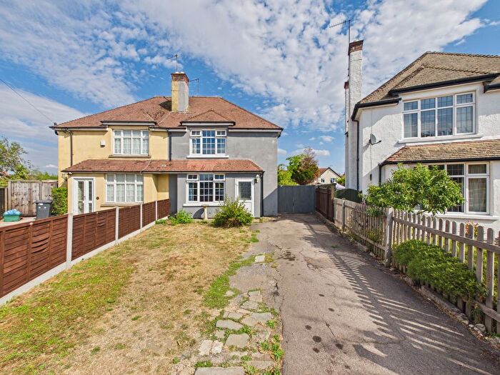 3 Bedroom Semi Detached House For Sale In Lonsdale Road, Elmbridge, GL2