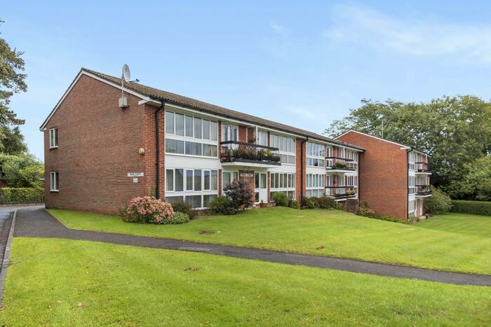 2 Bedroom Flat To Rent In Park Road, Winchester, SO23