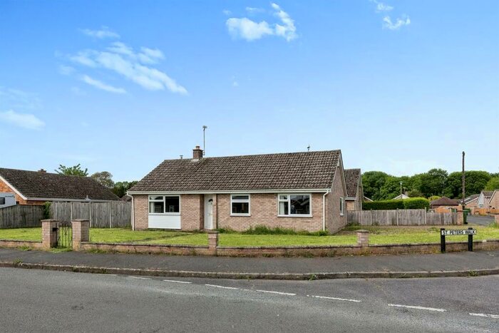 3 Bedroom Bungalow To Rent In St Peters Walk, Hockwold, IP26