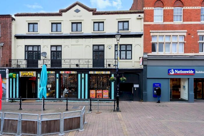 1 Bedroom Flat To Rent In High Street, Staines-Upon-Thames TW18