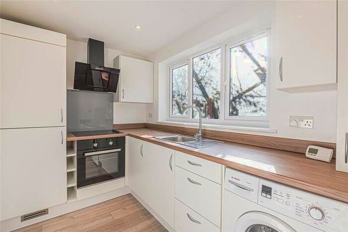 2 Bedroom Flat To Rent In Umfreville Road, Harringay, London, N4