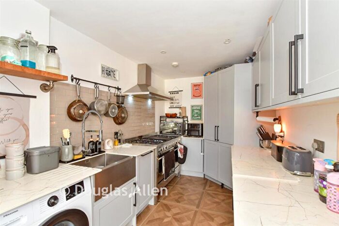 3 Bedroom Terraced House For Sale In Ruskin Path, Wickford, Essex, SS12