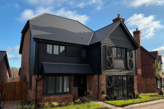 4 Bedroom Detached House For Sale In London Road, Gillingham, ME8