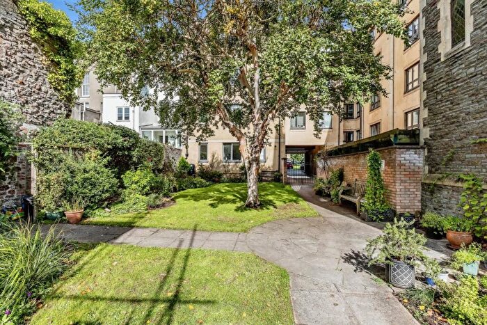 2 Bedroom Flat For Sale In Suspension Bridge Road, Clifton Village, Bristol, BS8
