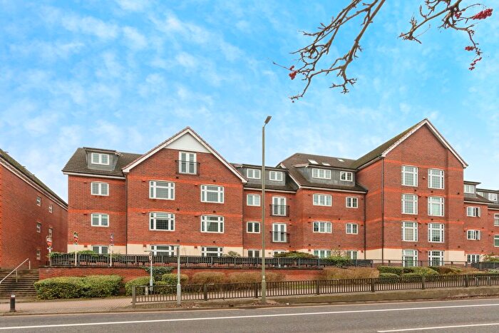 2 Bedroom Flat For Sale In London Road, Camberley, Surrey, GU15