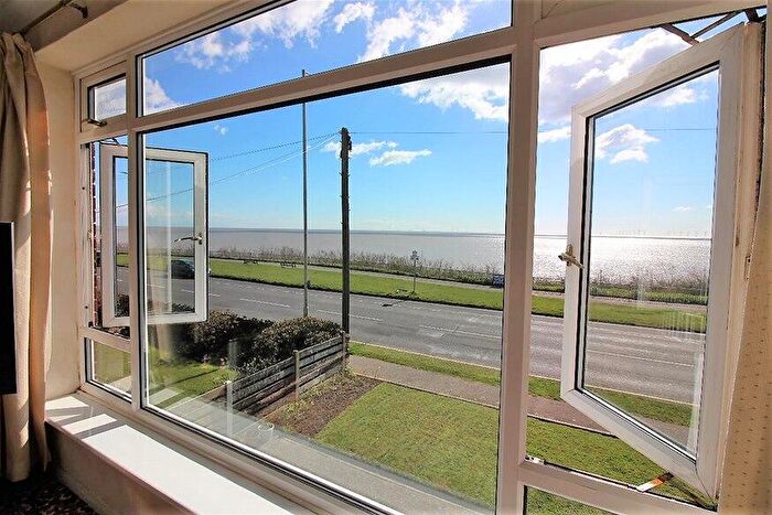 2 Bedroom Flat For Sale In Kings Court, Kings Parade, CO15